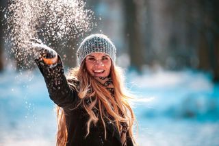 Foto: Frau im Schnee