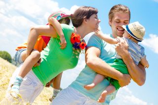 Foto: Familie mit zwei Kindern